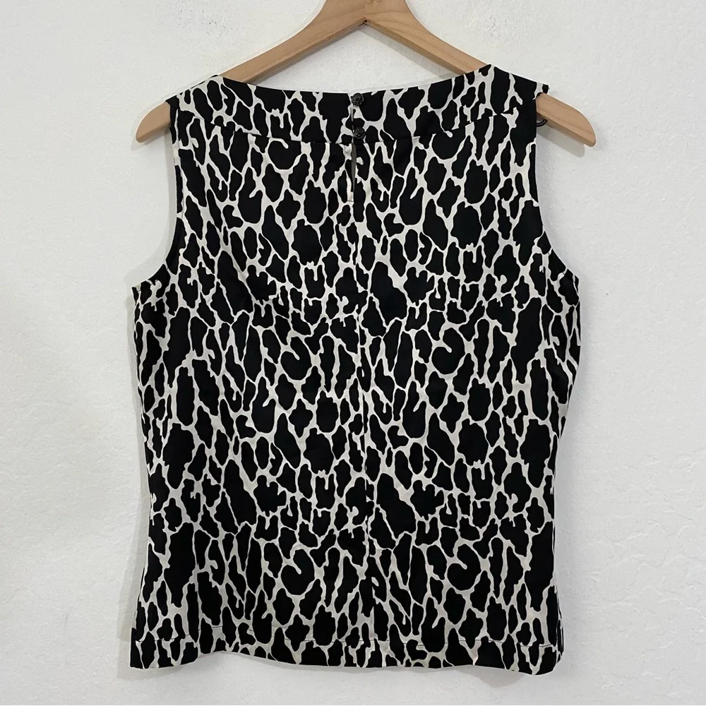 St. John Women’s M Black White Silk Sleeveless Tank Top Lightweight Casual - Picture 5 of 8
